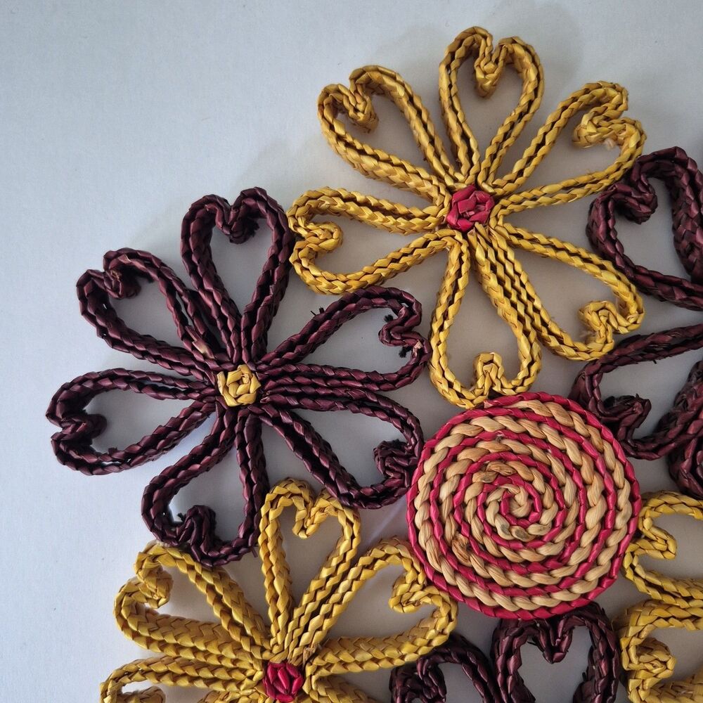 VTG Brown Boho Cottagecore Handwoven Raffia Straw Floral Petals Trivet Hot Pad - Picture 2 of 3
